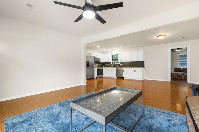 121 Belknap Rd, Goose Creek, SC 29445