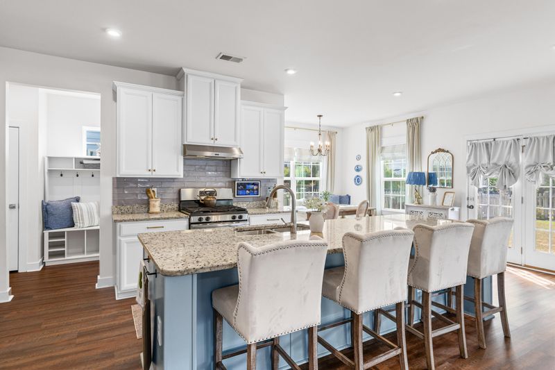 202 Lynx Ln, Summerville, SC 29483