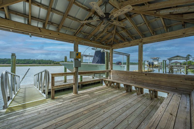 1594 Creekwood Rd, Edisto Island, SC 29438