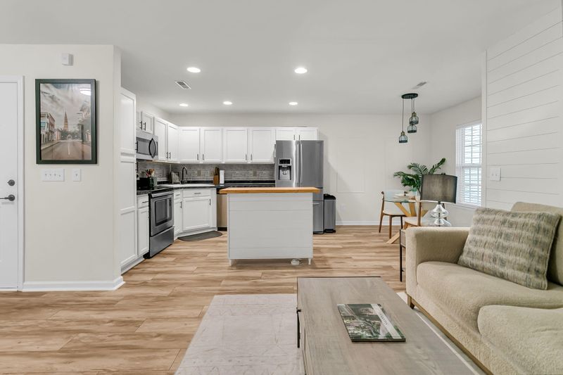 103 Taylor Cir, Goose Creek, SC 29445