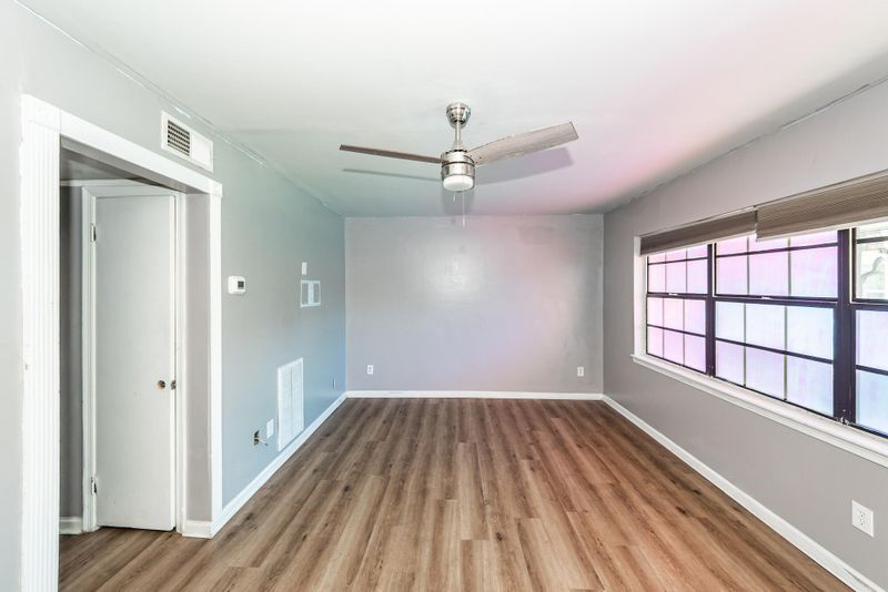 6601 Dorchester Rd #Apt 102, North Charleston, SC 29418