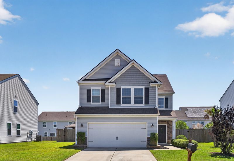 129 Hyrne Dr, Goose Creek, SC 29445