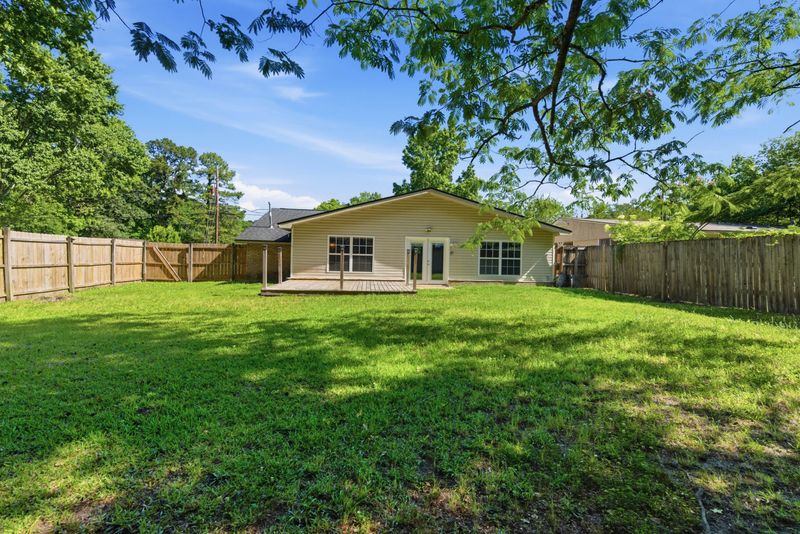 122 Longleaf Dr, Summerville, SC 29483