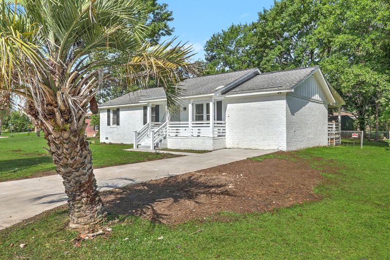 234 Columbia Dr, Ladson, SC 29456