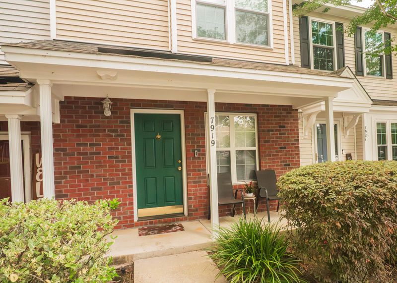 7919 Shadow Oak Dr, North Charleston, SC 29406