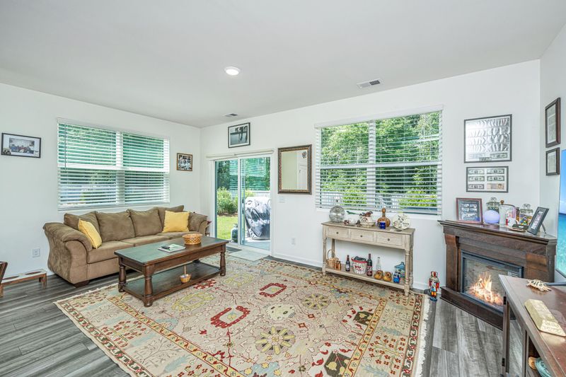 201 Trumpet Vine Dr, Summerville, SC 29486