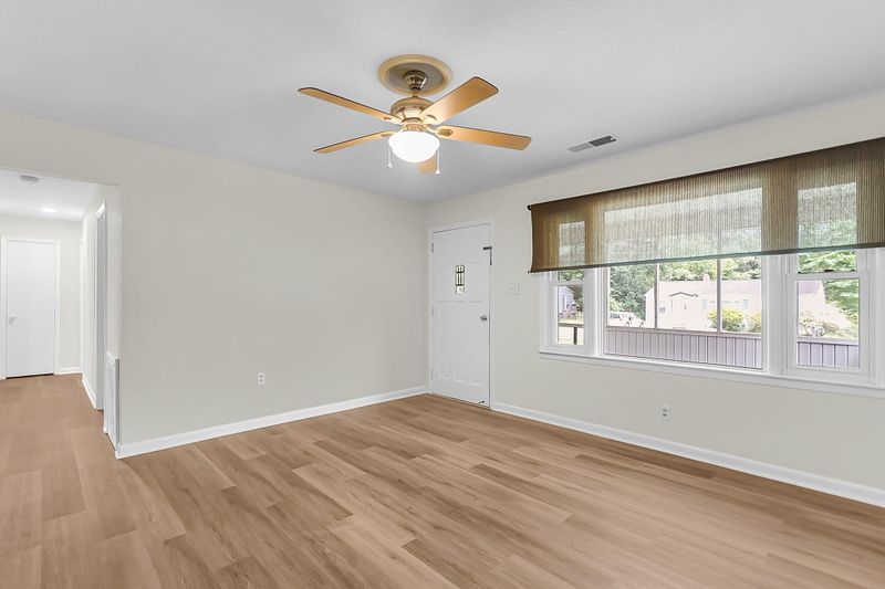 5433 Pennsylvania Ave, North Charleston, SC 29406