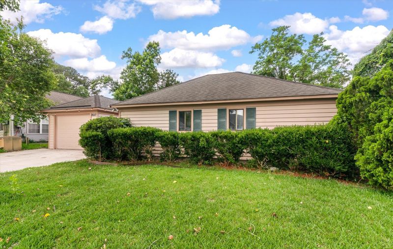 8687 Elsinore Ct, North Charleston, SC 29406