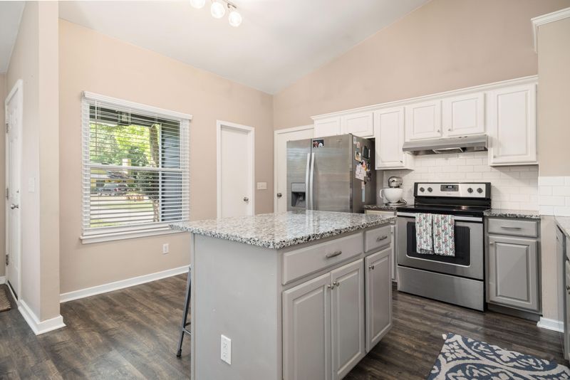 1160 Shoreham Rd, Charleston, SC 29412