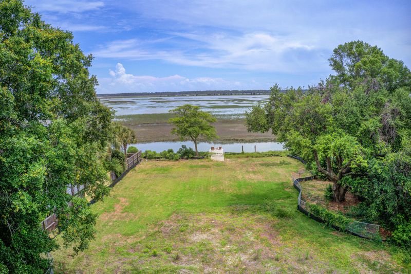 1379 Battalion Dr, Charleston, SC 29412