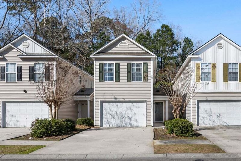 1207 Vistiana Dr, North Charleston, SC 29420