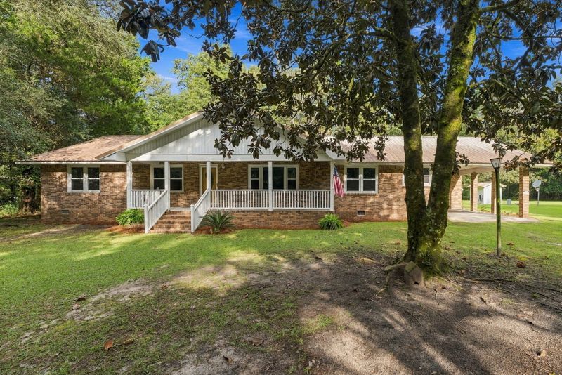 1147 Walter Rd, Bonneau, SC 29431