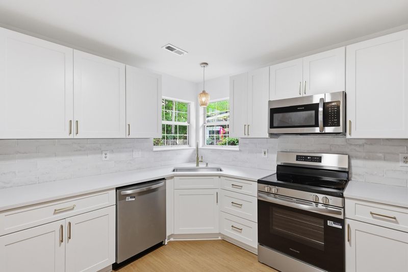 2292 Ballston Ct, North Charleston, SC 29406