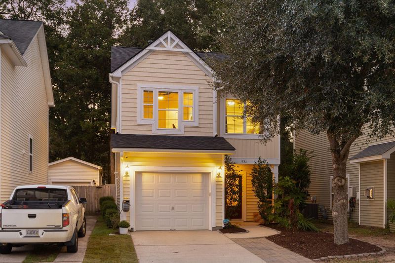 1733 Towne St, Johns Island, SC 29455