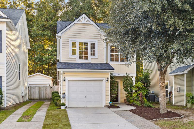 1733 Towne St, Johns Island, SC 29455