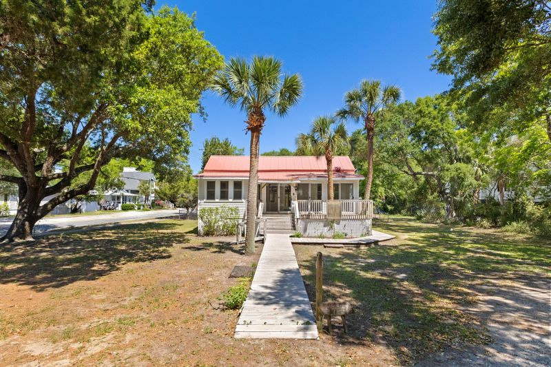 2250 Myrtle Ave, Sullivans Island, SC 29482
