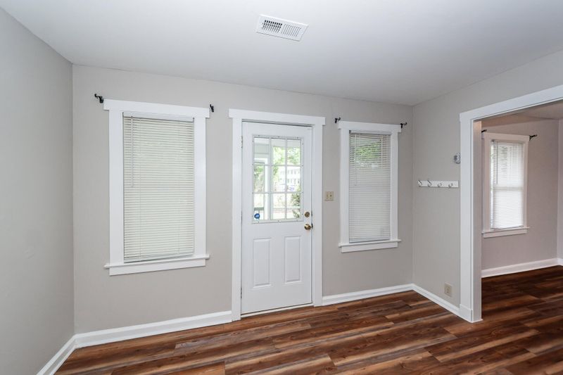 1621 Poinsettia Rd, Charleston, SC 29407