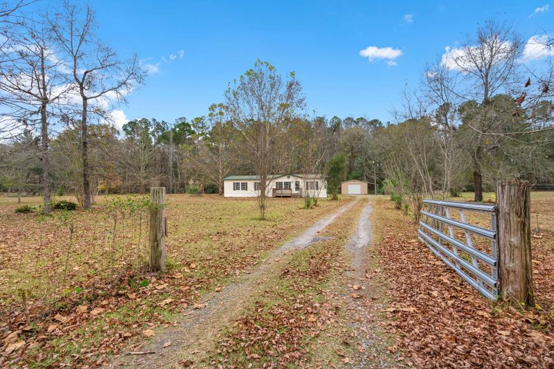 531 Vandross Rd, Moncks Corner, SC 29461