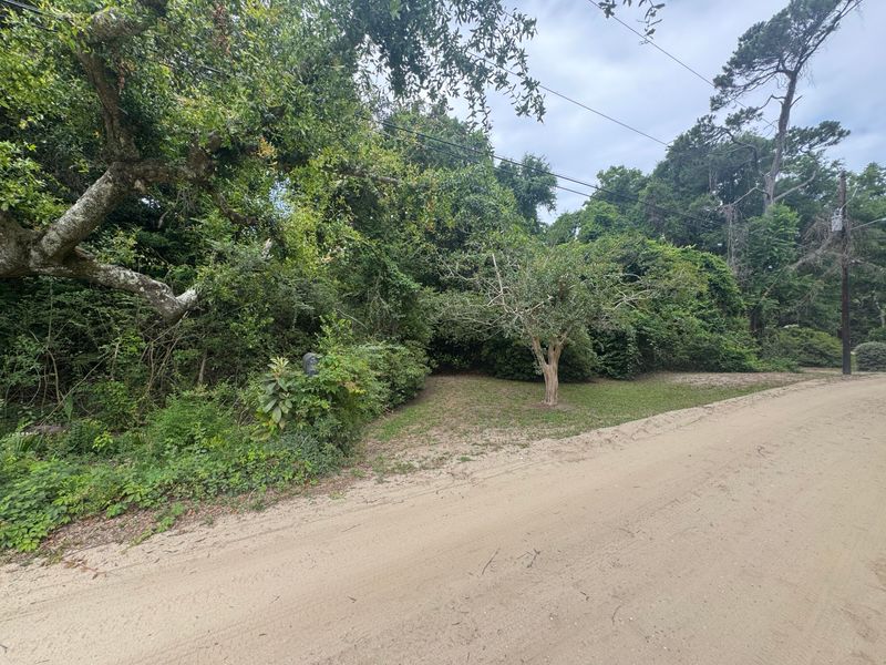 1327 North And South Rd, Charleston, SC 29412