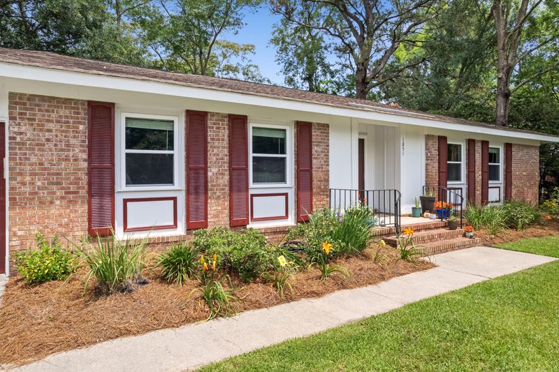 1851 Gippy Ln, Charleston, SC 29407