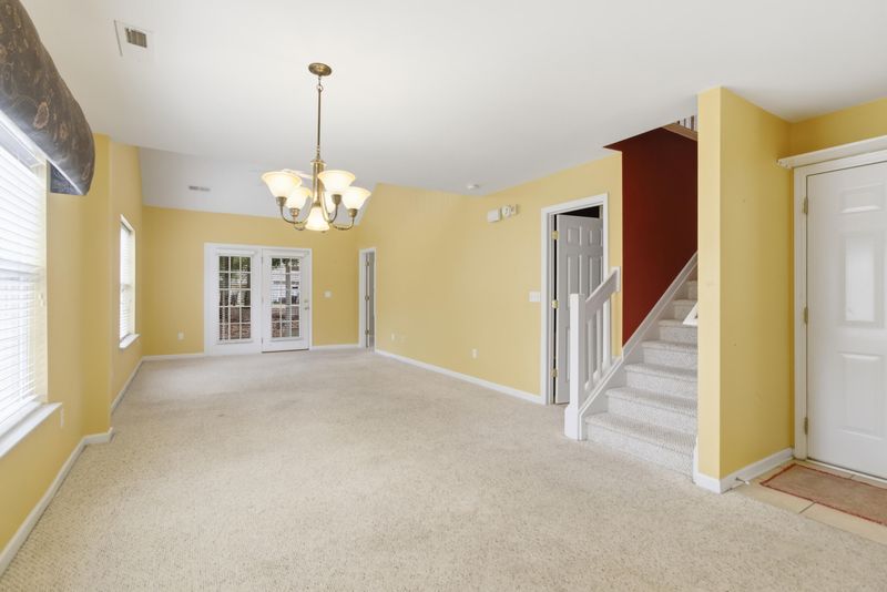 516 Tayrn Dr, Charleston, SC 29492