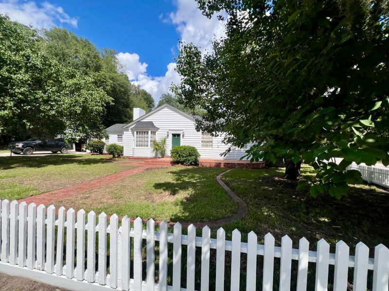 200 N Lemacks St, Walterboro, SC 29488
