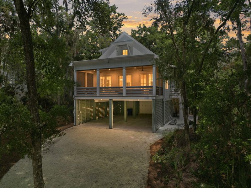 575 Pelican Ct, Edisto Island, SC 29438