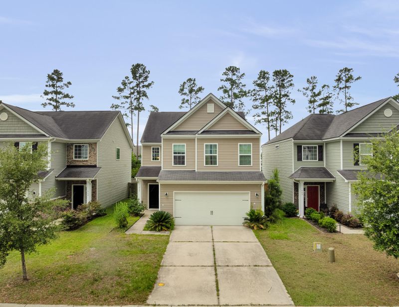 664 Redbud Ln, Summerville, SC 29483