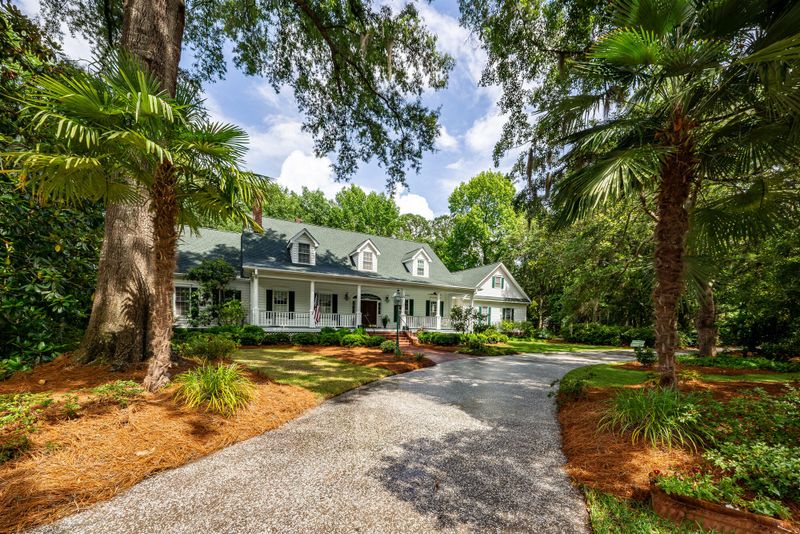 101 Drayton Dr, Summerville, SC 29483