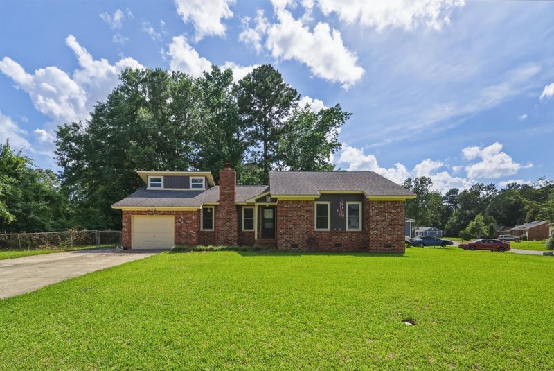 525 Savannah Rd, Ladson, SC 29456