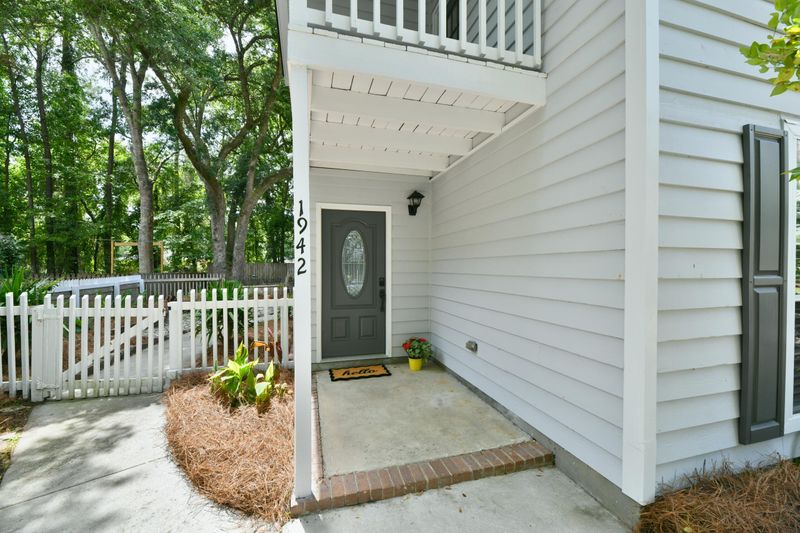 1942 Tison Ln, Mount Pleasant, SC 29464