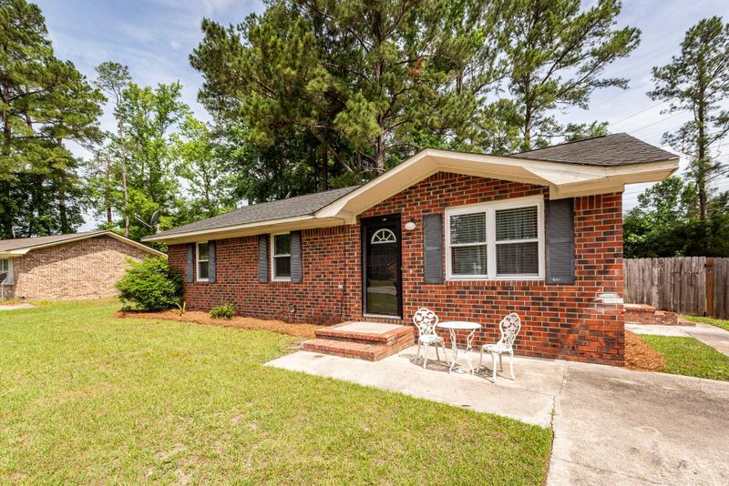 111 Fripp Ln, Summerville, SC 29483