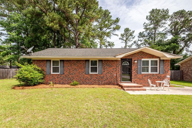 111 Fripp Ln, Summerville, SC 29483