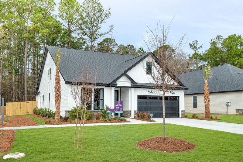 214 Creek Pointe Dr, Moncks Corner, SC 29461