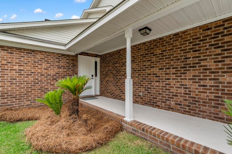 7611 Valleyview Cir, North Charleston, SC 29418