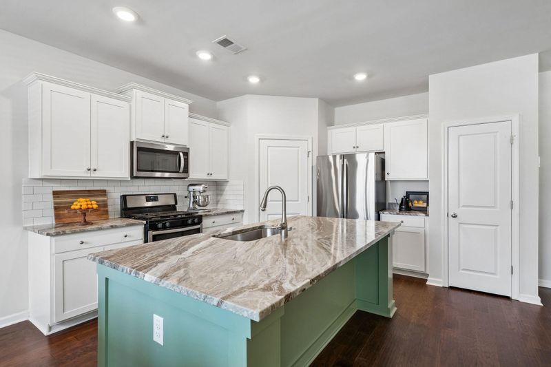 3822 Sawmill Ct, Mount Pleasant, SC 29429