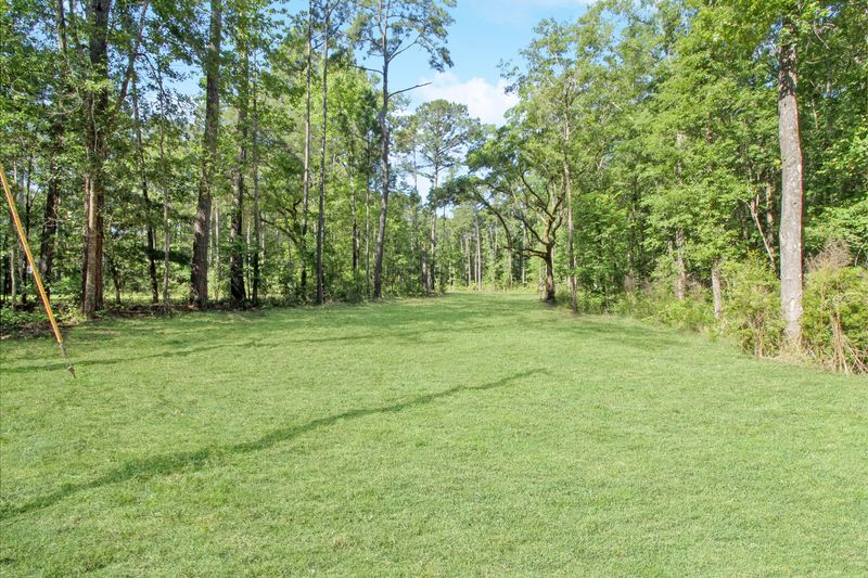 7 Milcrest Dr, Awendaw, SC 29429