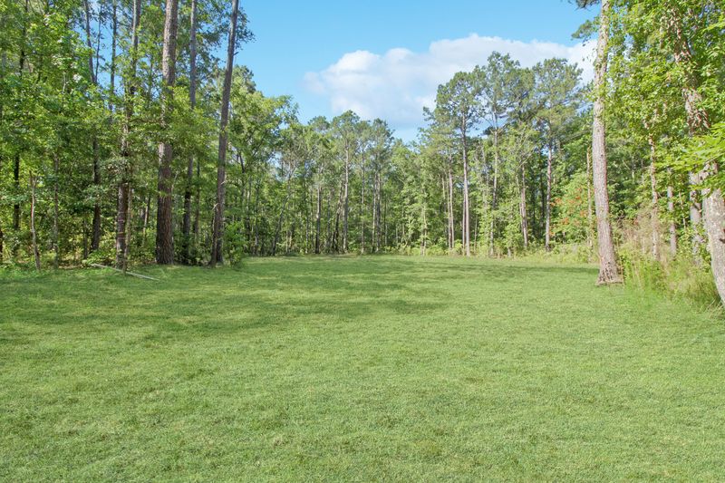 7 Milcrest Dr, Awendaw, SC 29429