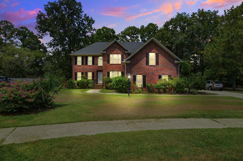 150 Haleswood Cir, Goose Creek, SC 29445