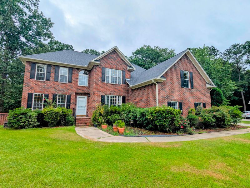 150 Haleswood Cir, Goose Creek, SC 29445
