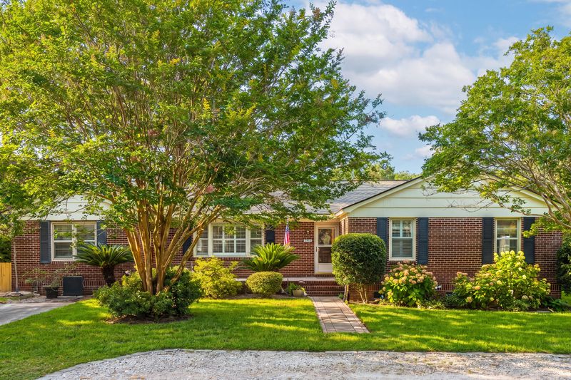 140 Chadwick Dr, Charleston, SC 29407