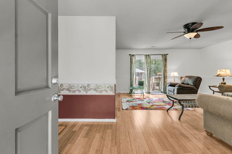 360 W Smith St, Summerville, SC 29485
