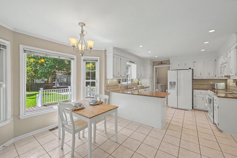 5492 Altamaha Dr, North Charleston, SC 29420