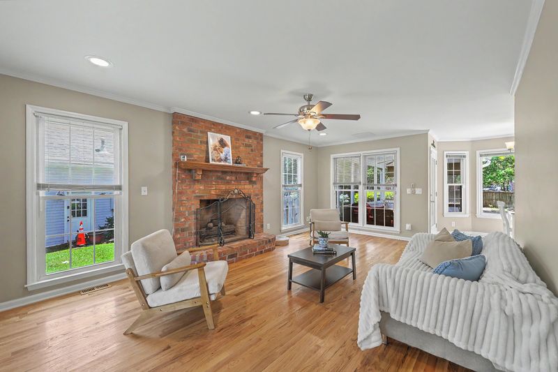 5492 Altamaha Dr, North Charleston, SC 29420
