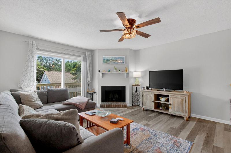 1402 Camp Rd #Apt 9g, Charleston, SC 29412