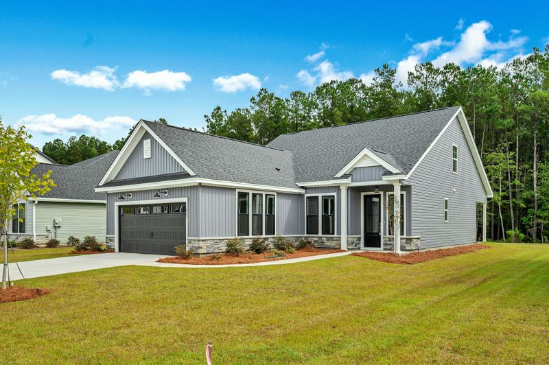 222 Creek Pointe Dr, Moncks Corner, SC 29461