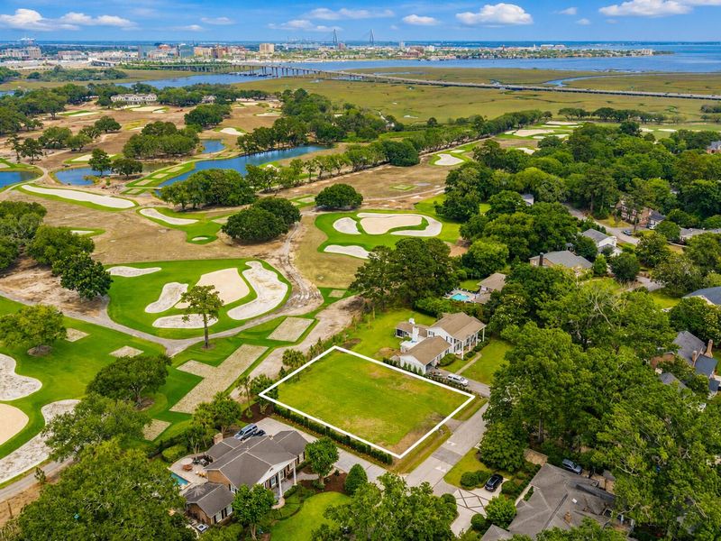 1552 Fairway Dr, Charleston, SC 29412