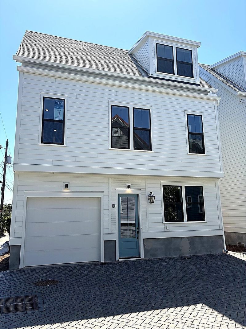 1 Nats Ct, Charleston, SC 29403