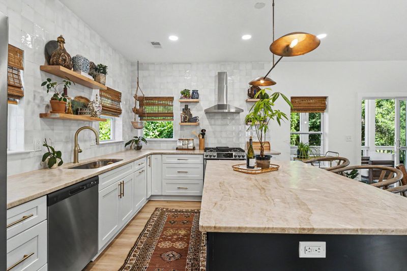 1009 Carmela Ct, North Charleston, SC 29405