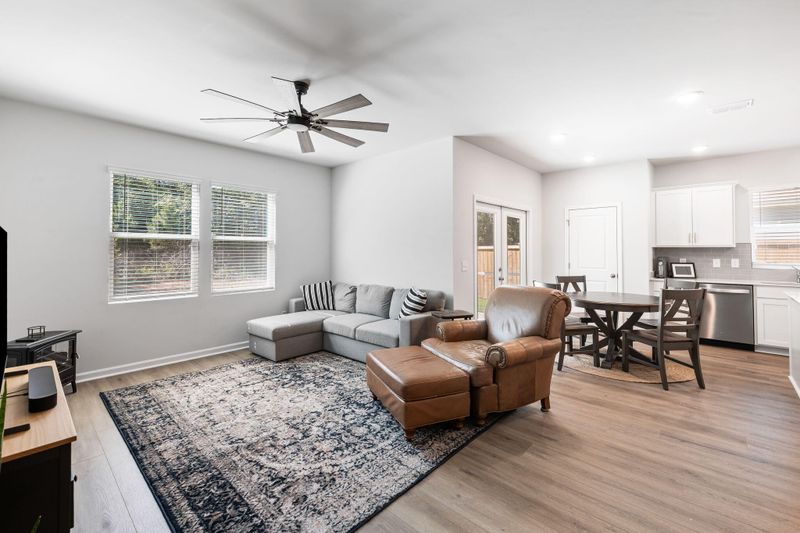 732 Meadowbrook Ln, Summerville, SC 29486